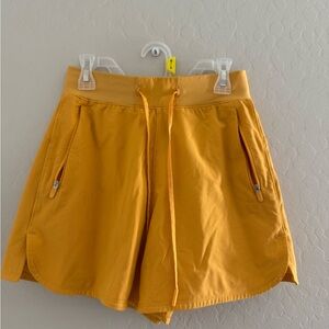 Lululemon Athletica Yellow Athletic Shorts High-Waisted Relaxed Fit
